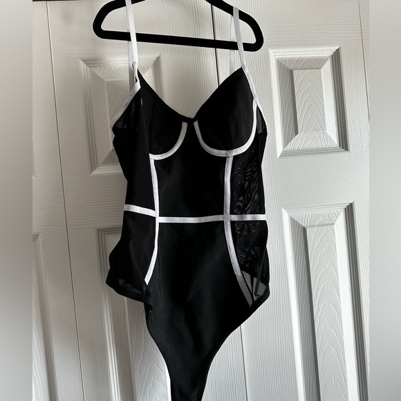 Superdown Harlow Bandage Mesh Bodysuit from revolve black white contrast - Picture 2 of 5